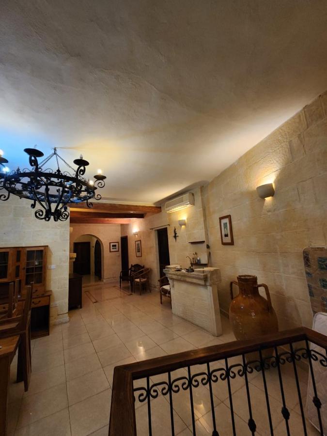 Gozo Island Escape Sleeps 4 With Private Bathroom Ghajn il-Kbira  Bagian luar foto