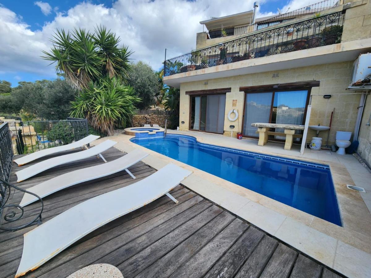 Gozo Island Escape Sleeps 4 With Private Bathroom Ghajn il-Kbira  Bagian luar foto