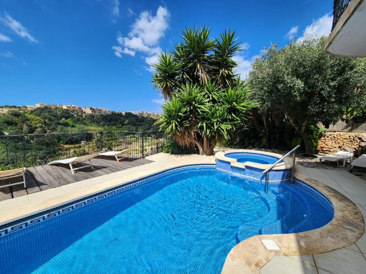 Gozo Island Escape Sleeps 4 With Private Bathroom Ghajn il-Kbira  Bagian luar foto