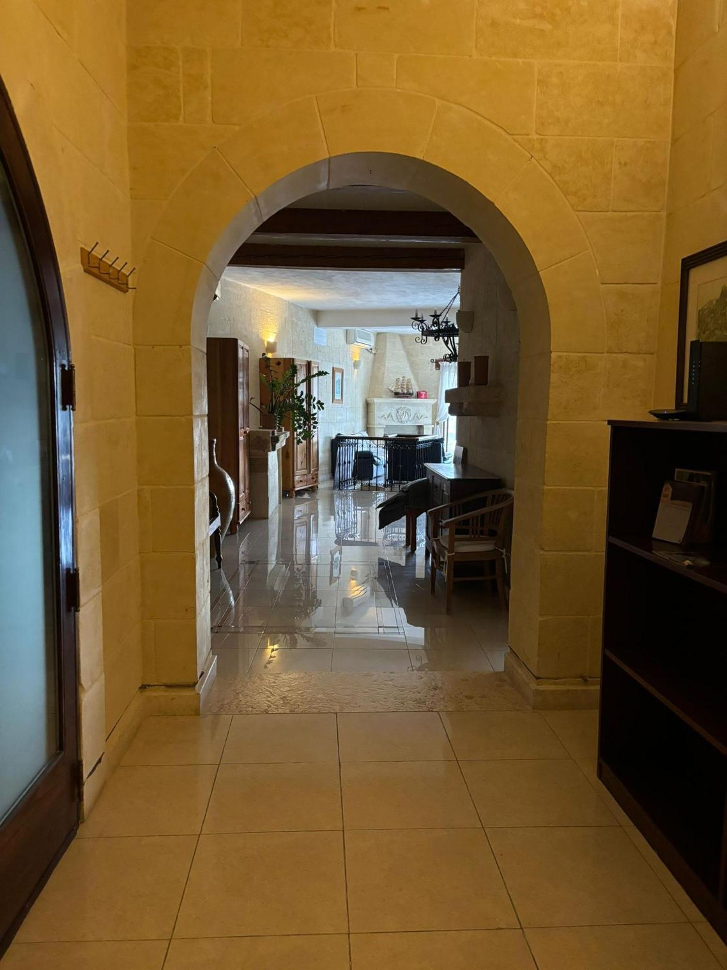 Gozo Island Escape Sleeps 4 With Private Bathroom Ghajn il-Kbira  Bagian luar foto