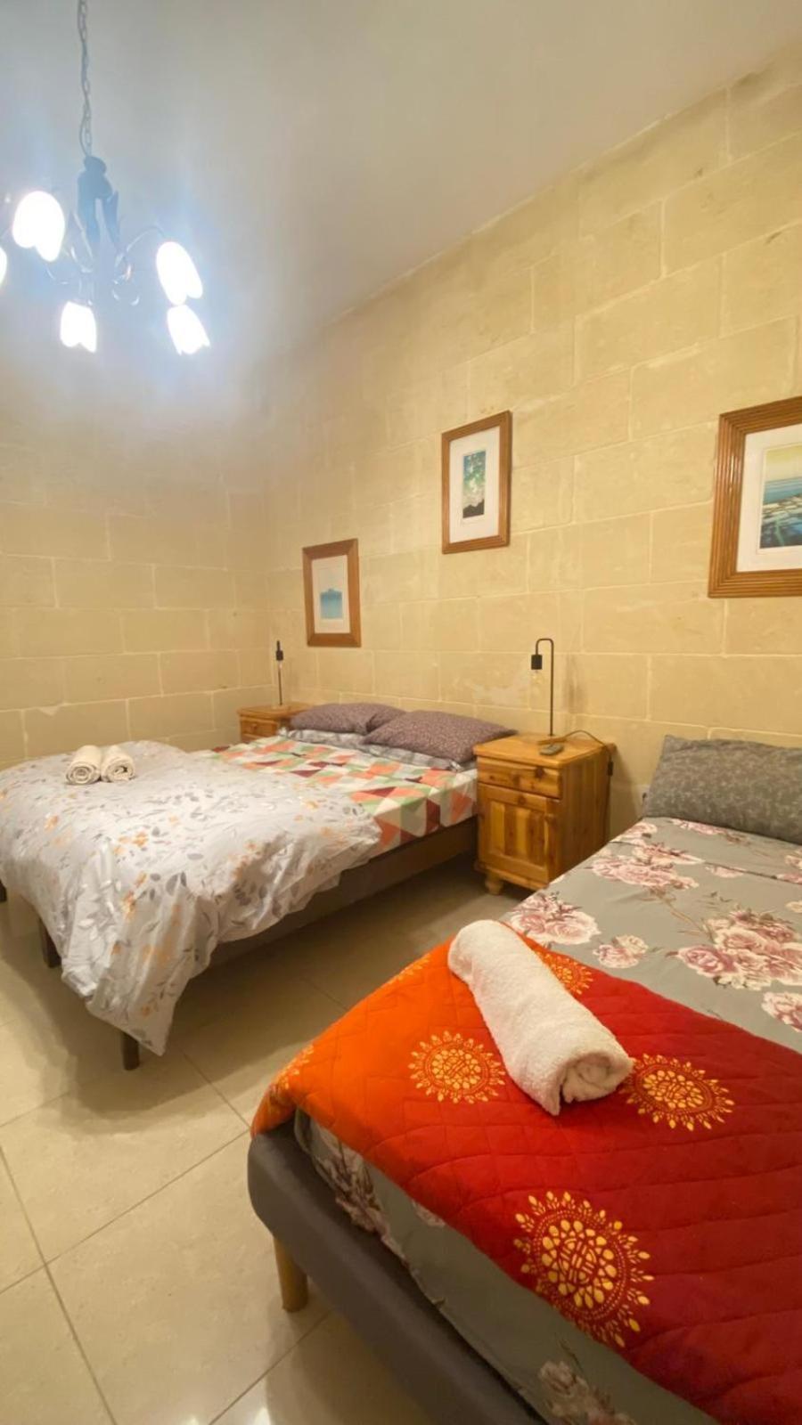 Gozo Island Escape Sleeps 4 With Private Bathroom Ghajn il-Kbira  Bagian luar foto